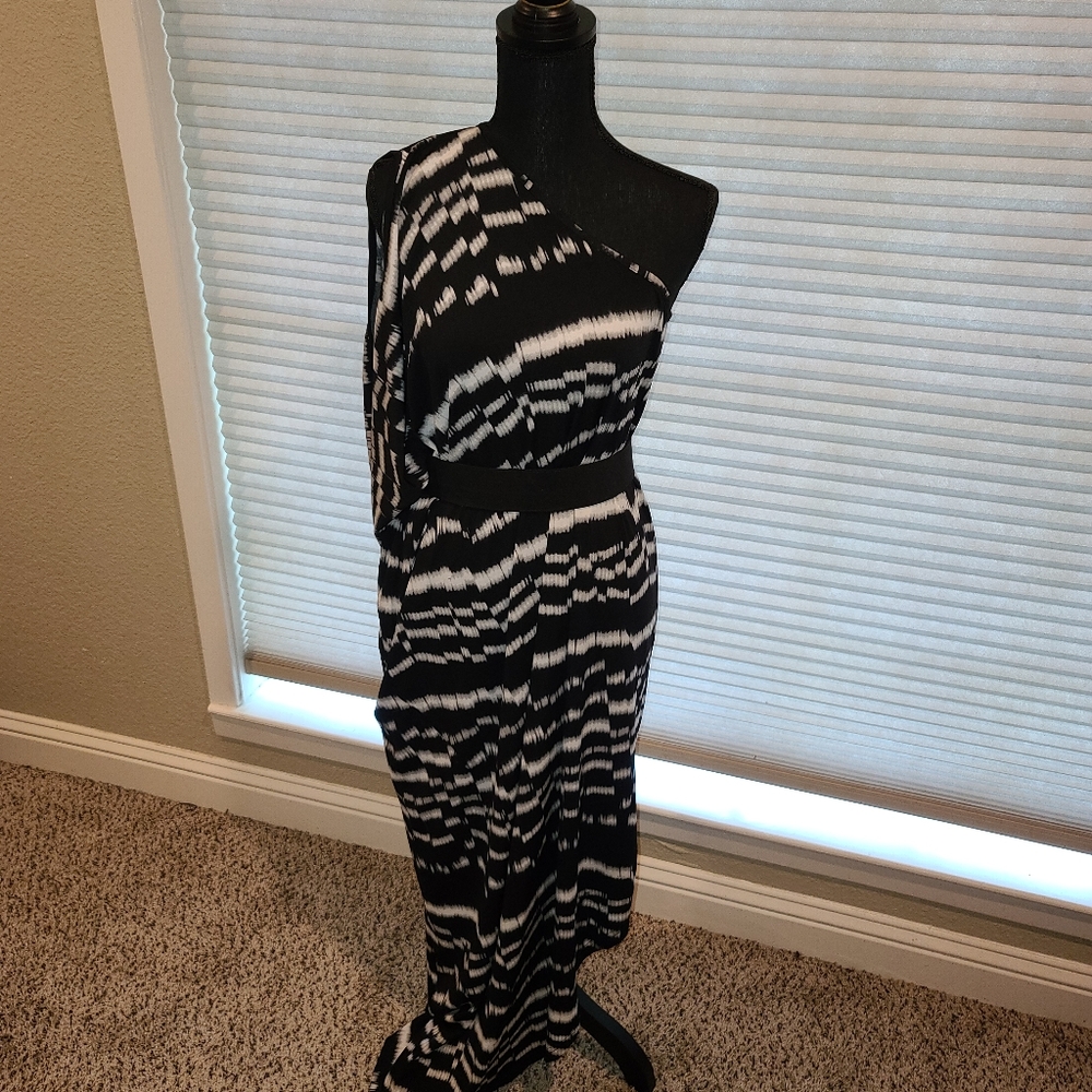 City Chic Black and White one shoulder dress